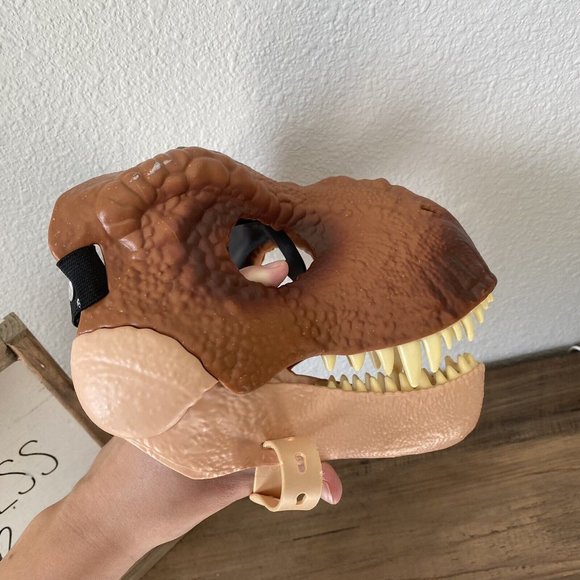 JURASSIC WORLD T-REX TYRANNOSAURUS REX BROWN DINOSAUR MASK MOVEABLE JAW EUC - Picture 3 of 4